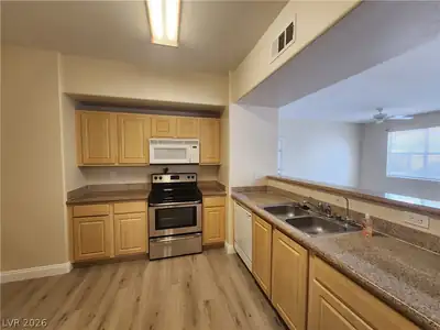 8000 West Badura Avenue 1009, Las Vegas, NV 89113 Kitchen