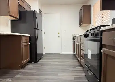 10101 Hemet Drive, Las Vegas, NV 89134 Kitchen