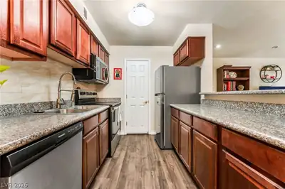 2451 North Rainbow Boulevard 1005, Las Vegas, NV 89108 Kitchen