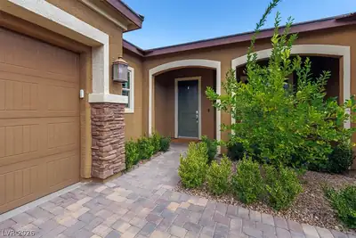 7722 Rainbow Rising Street, Las Vegas, NV 89113 