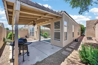 9200 Penn Station Street, Las Vegas, NV 89123 Patio