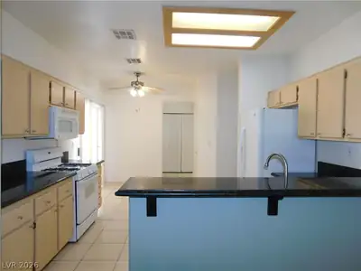 5444 GOLDENROOT Court, North Las Vegas, NV 89031 Kitchen