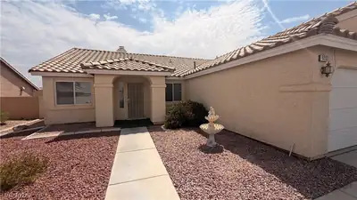 6263 DALBERGIA Avenue, Las Vegas, NV 89122 Front of Structure