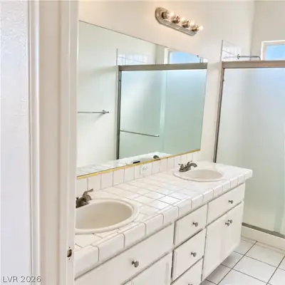 3644 Iverson Lane, North Las Vegas, NV 89032 Primary Bathroom