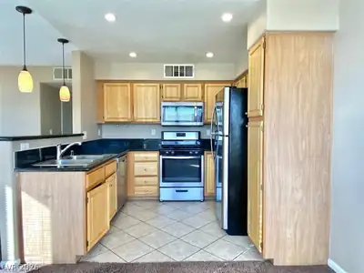 5710 East Tropicana Avenue 2232, Las Vegas, NV 89122 Kitchen