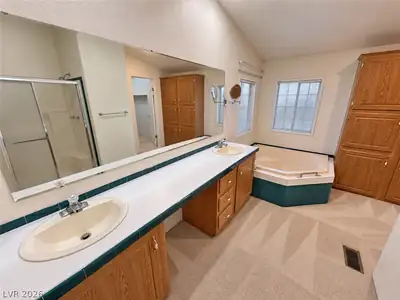 201 Jewell Drive, Pahrump, NV 89048 Primary Bathroom