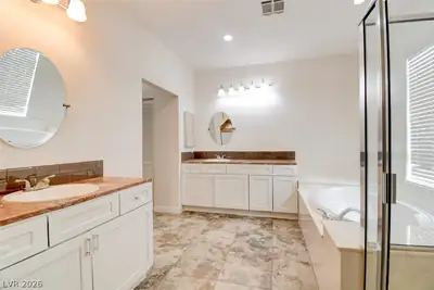 827 Wintera Court, Henderson, NV 89015 Primary Bathroom
