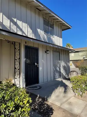 1480 Dorothy Avenue 4, Las Vegas, NV 89119 Entry