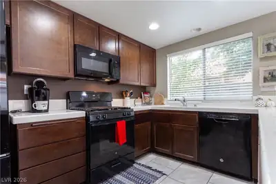 1316 Grey Hunter Drive, North Las Vegas, NV 89031 Kitchen