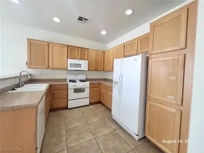 7280 Fountain Village Avenue, Las Vegas, NV 89113 Kitchen