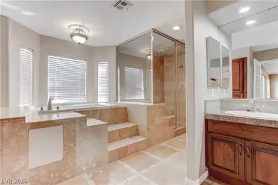 3170 Appleblossom Circle, Las Vegas, NV 89117 Primary Bathroom