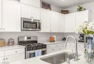 2873 Tanager Hill Street, Henderson, NV 89044 Kitchen