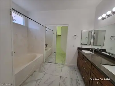 7887 Palace Monaco Avenue, Las Vegas, NV 89117 Primary Bathroom