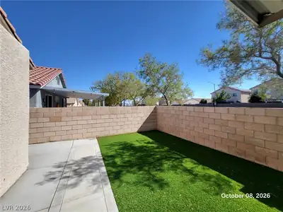 7887 Palace Monaco Avenue, Las Vegas, NV 89117 Yard