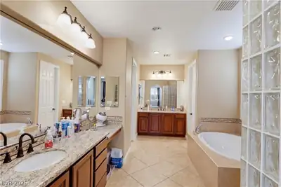 12037 Malva Place, Las Vegas, NV 89138 Primary Bathroom