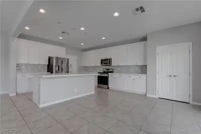 114 Manzanita Falls Avenue, North Las Vegas, NV 89031 Kitchen