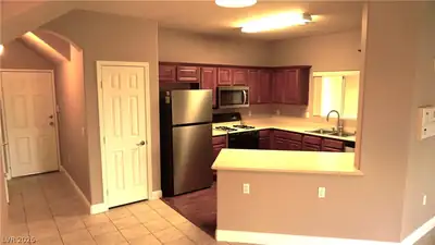 9303 Gilcrease Ave 1010, Las Vegas, NV 89149 Kitchen