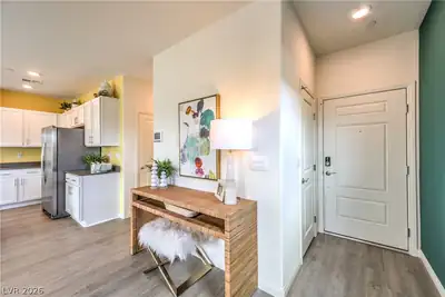 1204 Sun Parakeet Drive, Henderson, NV 89011 Entrance Foyer