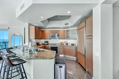 322 Karen Avenue 2007, Las Vegas, NV 89109 Kitchen