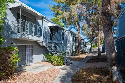 3823 South Maryland Parkway B11, Las Vegas, NV 89119 