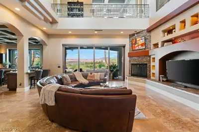28 Via Siena Place, Henderson, NV 89011 Living Room