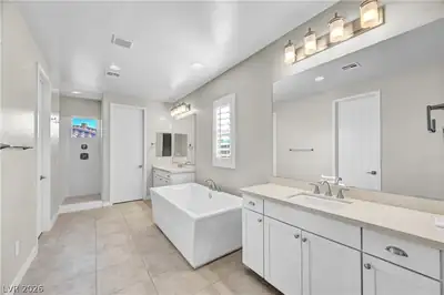 449 Paso De Montana Street, Las Vegas, NV 89138 Primary Bathroom