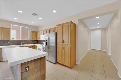 2429 Allegretto Avenue, Henderson, NV 89052 Kitchen