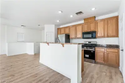6176 Calm Breeze Avenue 101, Las Vegas, NV 89108 Kitchen