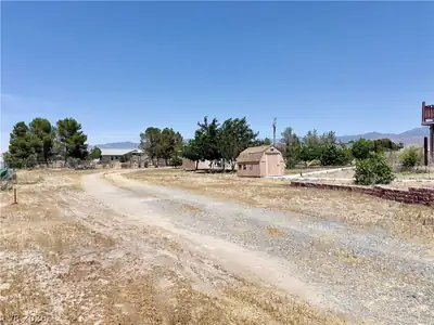 1220 Gamebird Road, Pahrump, NV 89048 Yard