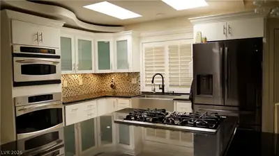 2409 Lourdes Avenue, Las Vegas, NV 89102 Kitchen