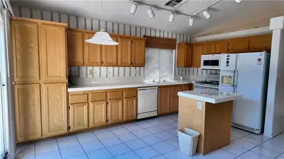 26 Rue De Parc, Henderson, NV 89074 Kitchen