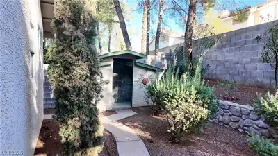 26 Rue De Parc, Henderson, NV 89074 Yard