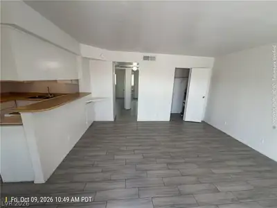1896 Fulstone Way 4, Las Vegas, NV 89115 Living Room