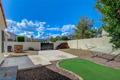 9932 Heffner Hills Circle, Las Vegas, NV 89117 Yard
