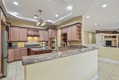 7285 Tara Avenue, Las Vegas, NV 89117 Kitchen