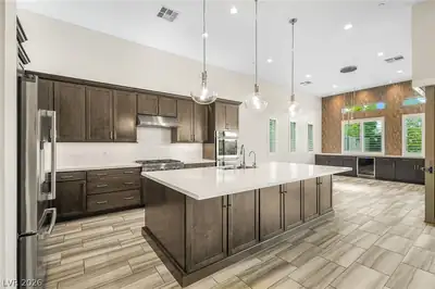 6268 PETROGLYPH Avenue, Las Vegas, NV 89135 Kitchen