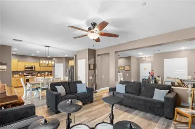92 Newmiller Street, Henderson, NV 89002 Living Room