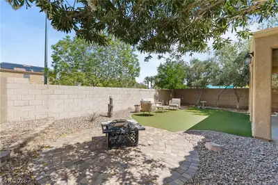 92 Newmiller Street, Henderson, NV 89002 Yard
