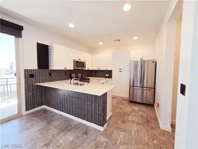 11231 Hidden Peak Avenue 210, Las Vegas, NV 89135 Kitchen