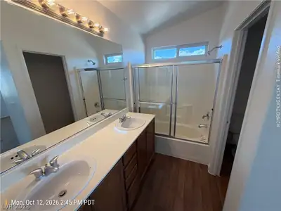 9836 Running Rabbit Street, Las Vegas, NV 89143 Primary Bathroom