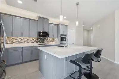 2555 Hampton Road 7304, Henderson, NV 89052 Kitchen