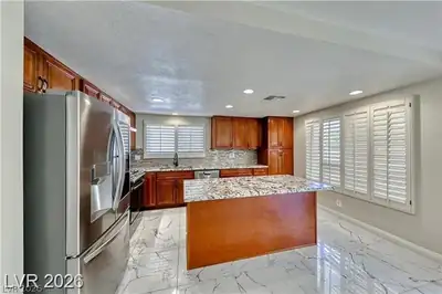 6729 Airdale Circle, Las Vegas, NV 89103 Kitchen