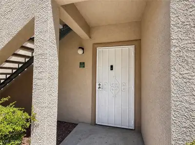 5415 West Harmon Avenue 1017, Las Vegas, NV 89103 Entry