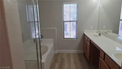 6329 Pageant Street, North Las Vegas, NV 89031 Primary Bathroom