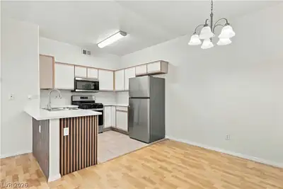 5751 East Hacienda Avenue 234, Las Vegas, NV 89122 Kitchen
