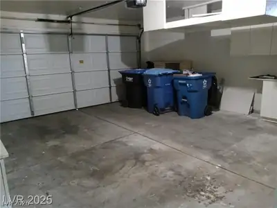 3505 Benson Lane, North Las Vegas, NV 89032 Garage