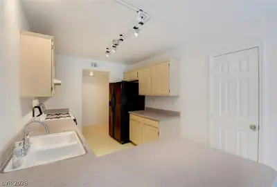 1606 Box Step Drive, Henderson, NV 89014 Kitchen