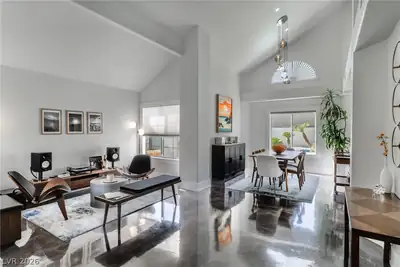2104 Preakness Pass, Las Vegas, NV 89117 