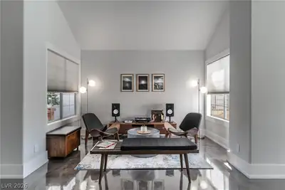 2104 Preakness Pass, Las Vegas, NV 89117 
