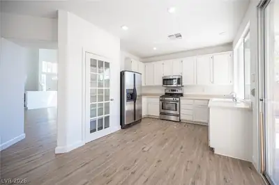 10151 Splendor Ridge Ave Avenue, Las Vegas, NV 89135 Kitchen